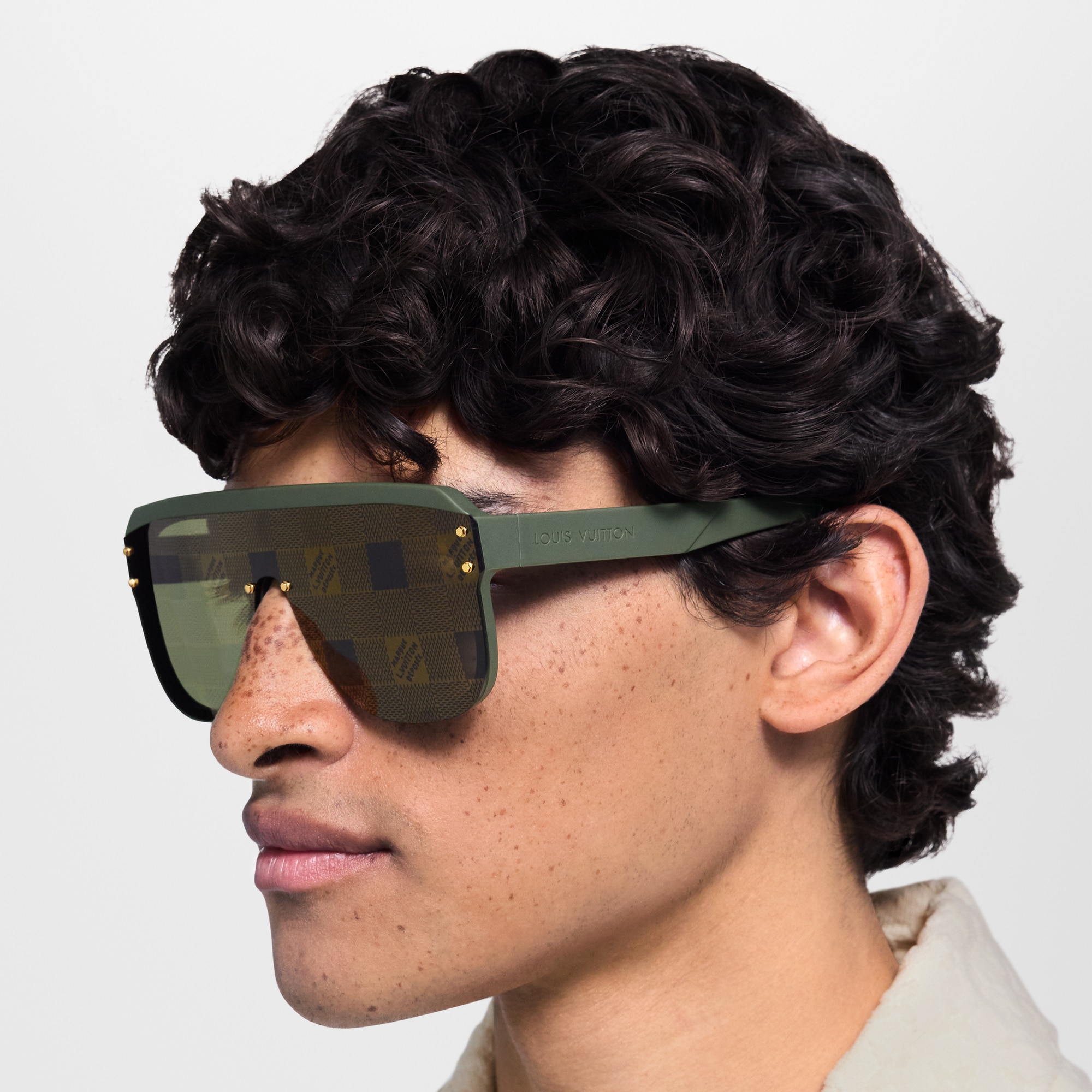 แว่นตากันแดดทรงหน้ากากกรอบกลมรุ่น LV Waimea . in ผู้ชาย