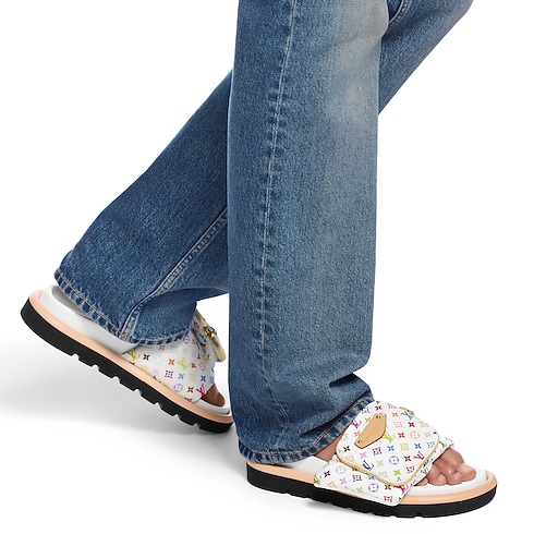 LV x TM - รองเท้าสวมเปิดส้นแบนรุ่น Pool Pillow in ผู้หญิง's รองเท้า รองเท้าสวมเปิดส้นสำหรับผู้หญิง collections by Louis Vuitton (การย่อ/ขยายผลิตภัณฑ์)