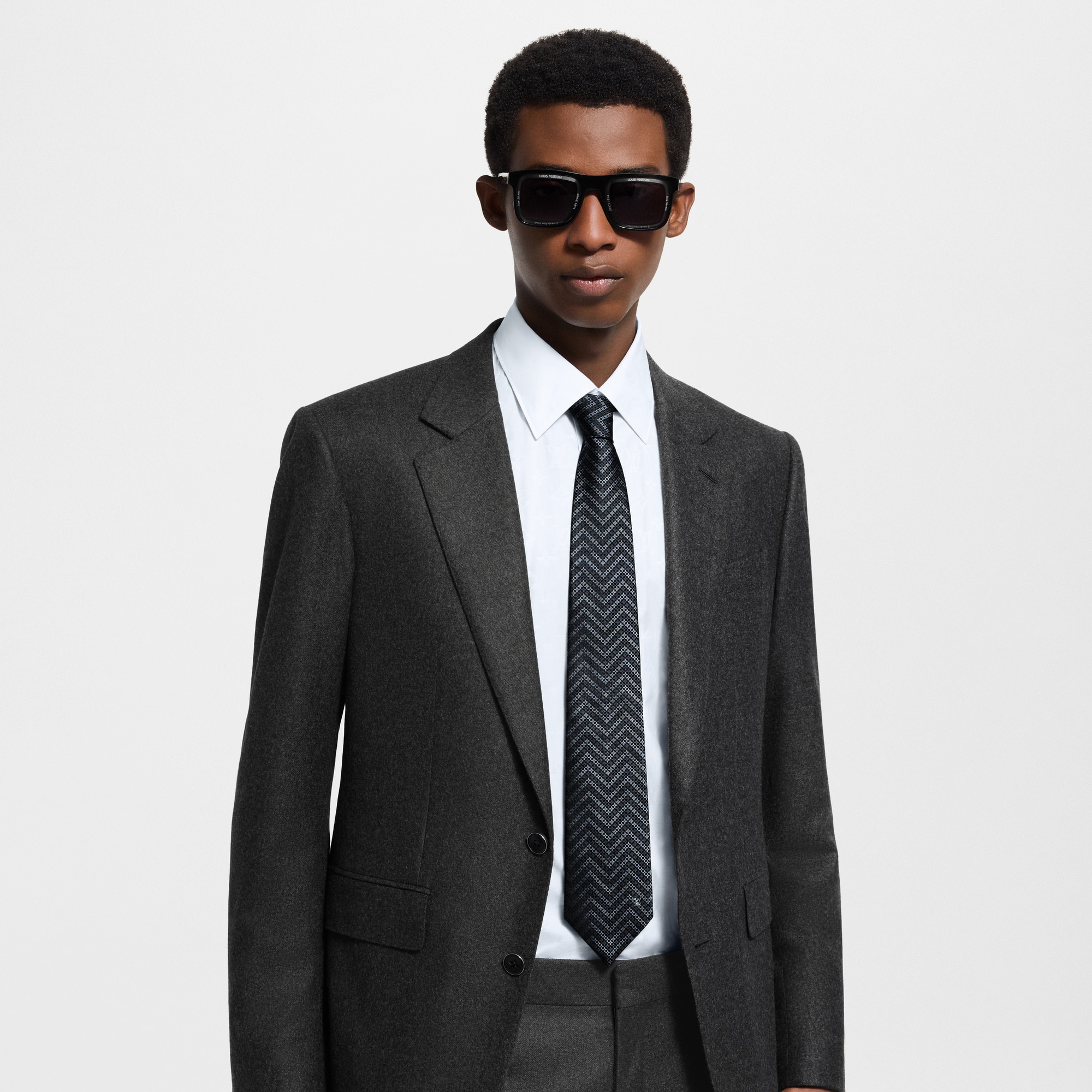 เนคไทรุ่น LV Zigzag . in ผู้ชาย