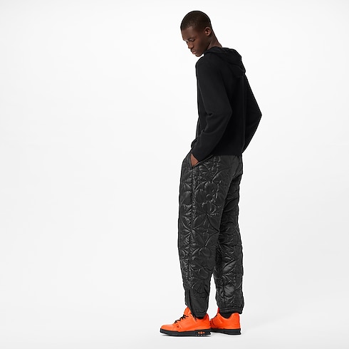 เสื้อฮู้ดประทับลาย LV รุ่น LVSE in ผู้ชาย's เสื้อผ้า เสื้อสเวตเตอร์สำหรับผู้ชาย collections by Louis Vuitton (การย่อ/ขยายผลิตภัณฑ์)