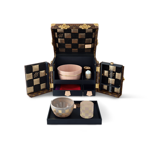 ทรังก์รุ่น Malle Cérémonie Matcha Monogram in ทรังก์ การเดินทาง และ บ้าน's ทรังก์และกล่อง ทรังก์พิเศษ collections by Louis Vuitton (การย่อ/ขยายผลิตภัณฑ์)