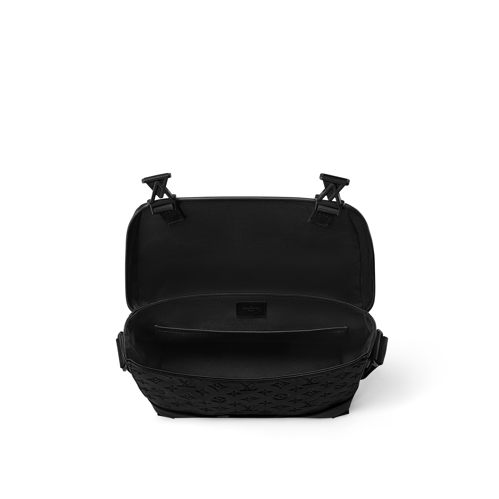 กระเป๋าแมสเซนเจอร์รุ่น Voyager PM Monogram Shadow in ผู้ชาย