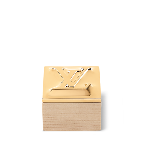 กล่องรุ่น Metalgram in ของขวัญและการสร้างสรรค์ผลงานของคุณ's คู่มือของขวัญวันแม่ } collections by Louis Vuitton (การย่อ/ขยายผลิตภัณฑ์)