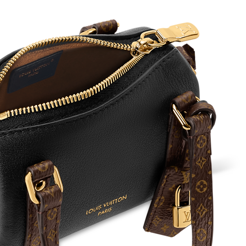 ชาร์มห้อยกระเป๋ารุ่น Micro Express Crossbody detail view