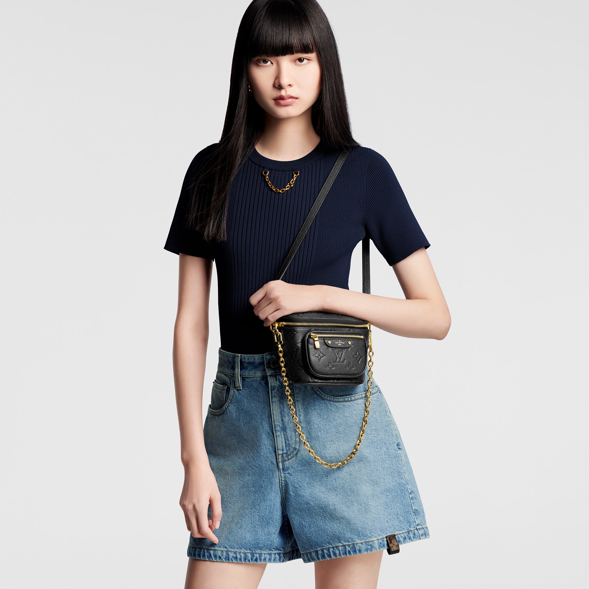กระเป๋ารุ่น Mini Bumbag Monogram Empreinte in ผู้หญิง