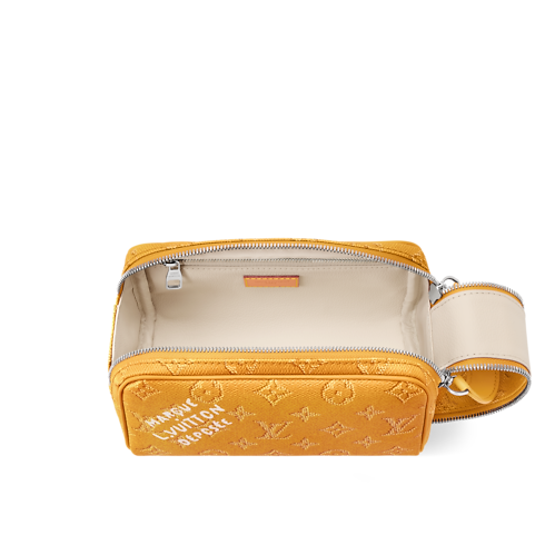 กระเป๋ารุ่น Mini Dopp Kit G71 in ผู้ชาย's การเดินทางและท่องเที่ยว กระเป๋าเสริมเดินทางสำหรับผู้ชาย collections by Louis Vuitton (การย่อ/ขยายผลิตภัณฑ์)