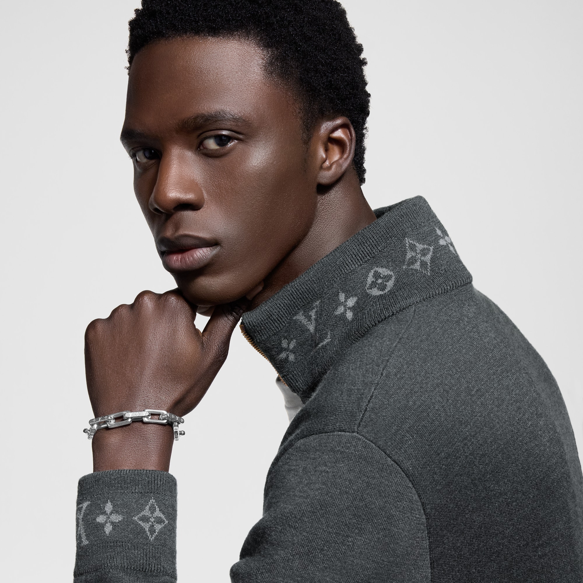 สร้อยข้อมือ Monogram Chain . in ผู้ชาย