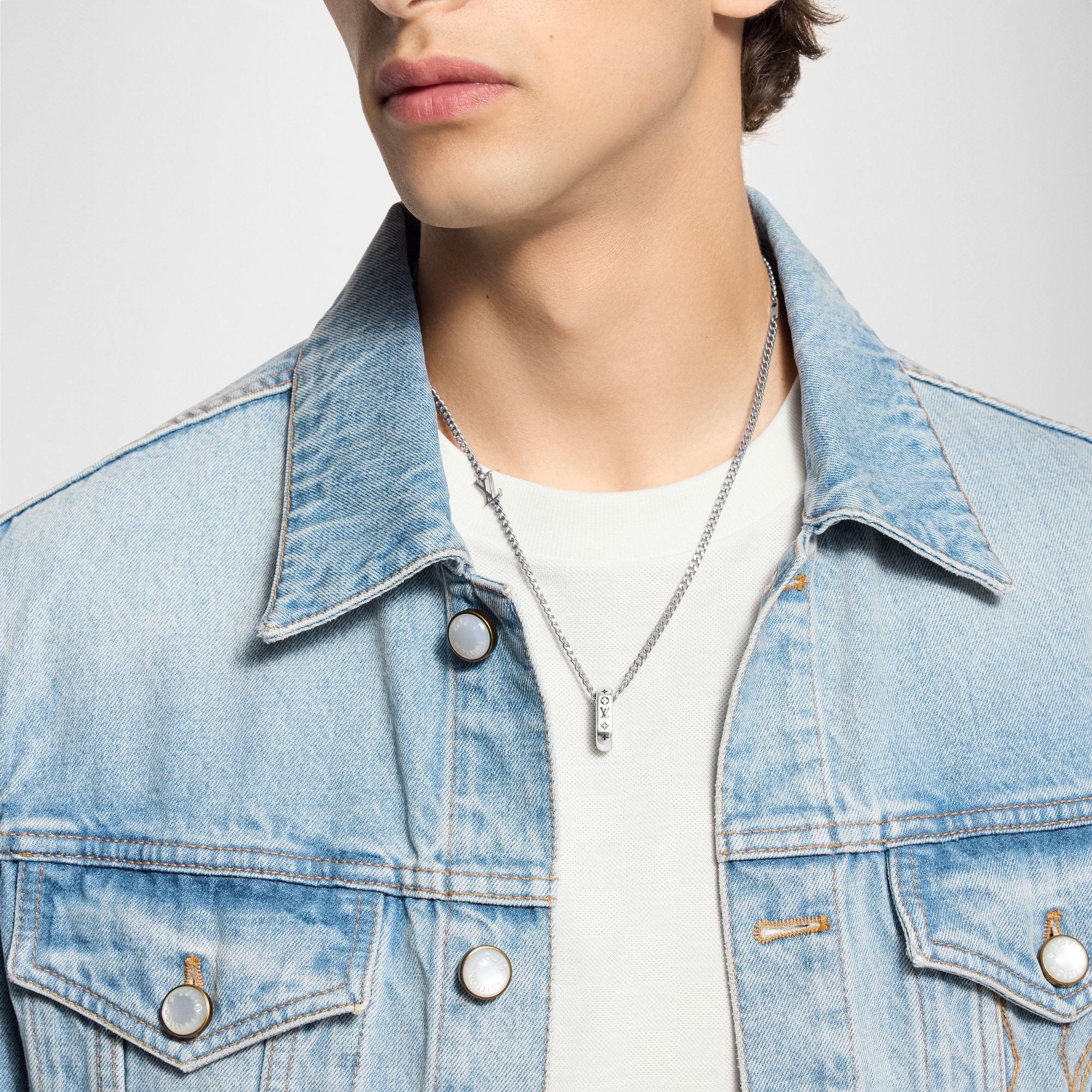 จี้ Monogram Chain . in ผู้ชาย