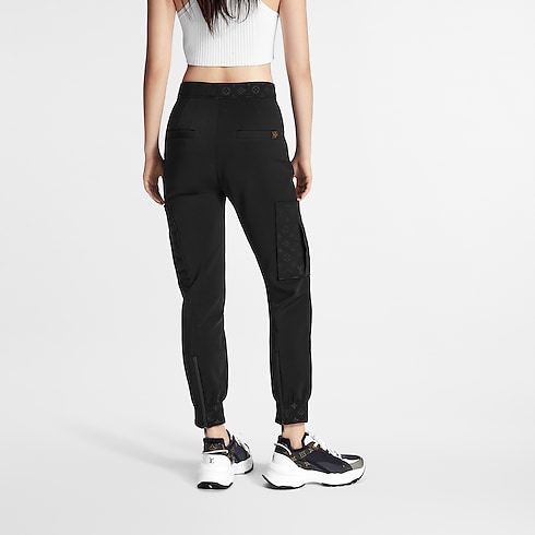 กางเกงคาร์โก้ตกแต่งลาย Monogram in ผู้หญิง's เสื้อผ้า กางเกงสำหรับผู้หญิง collections by Louis Vuitton (การย่อ/ขยายผลิตภัณฑ์)