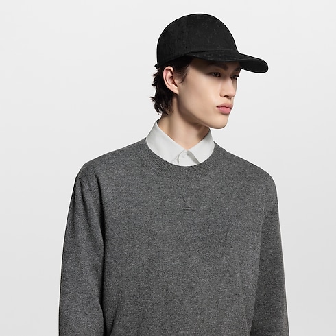 หมวกแก๊ปรุ่น Monogram Essential . in ผู้ชาย's แอคเซสเซอรี่ หมวก หมวกบีนนี่ และถุงมือ collections by Louis Vuitton (การย่อ/ขยายผลิตภัณฑ์)