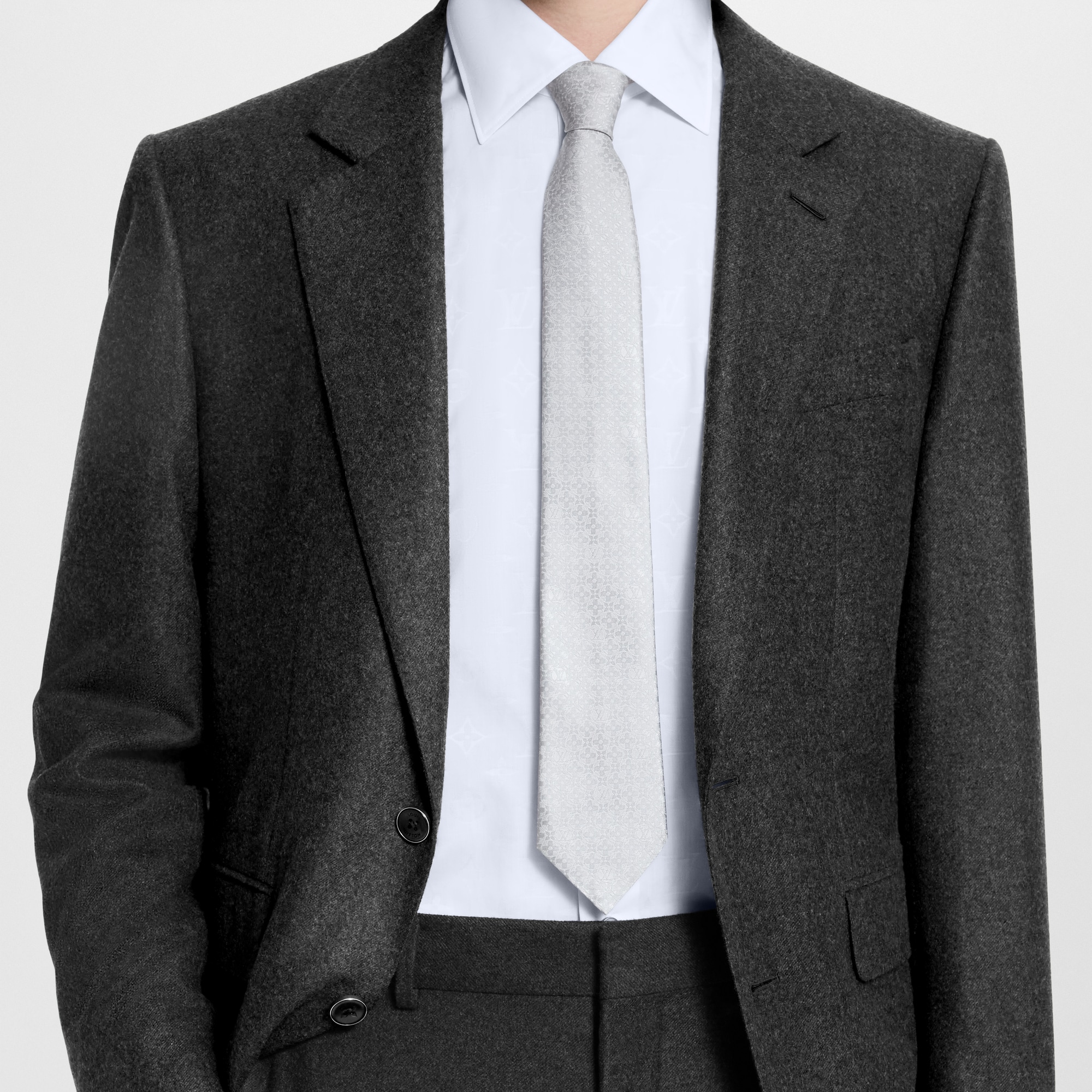 เนคไทรุ่น Monogram Flower . in ผู้ชาย