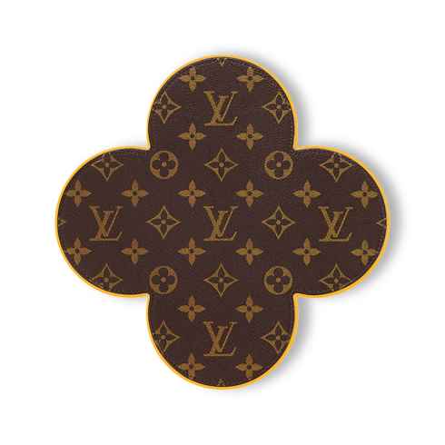 กล่อง Monogram Flower Trinket Bowl . in ทรังก์ การเดินทาง และ บ้าน's ไฮไลท์ แคมเปญ Art of Living collections by Louis Vuitton (การย่อ/ขยายผลิตภัณฑ์)