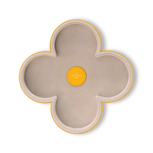 กล่อง Monogram Flower Trinket Bowl . in ทรังก์ การเดินทาง และ บ้าน's ไฮไลท์ แคมเปญ Art of Living collections by Louis Vuitton (การย่อ/ขยายผลิตภัณฑ์)