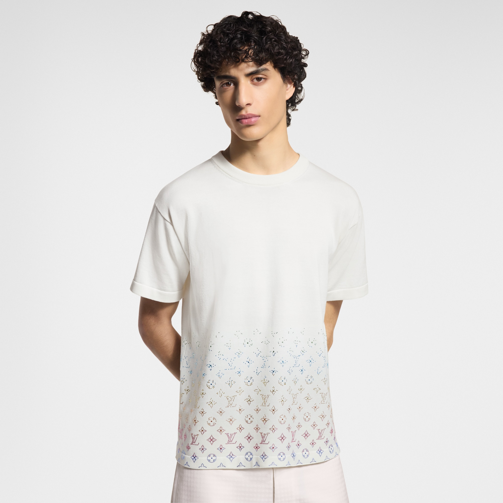 เสื้อคอกลมแขนสั้นตกแต่งลาย Monogram Gradient  in ผู้ชาย