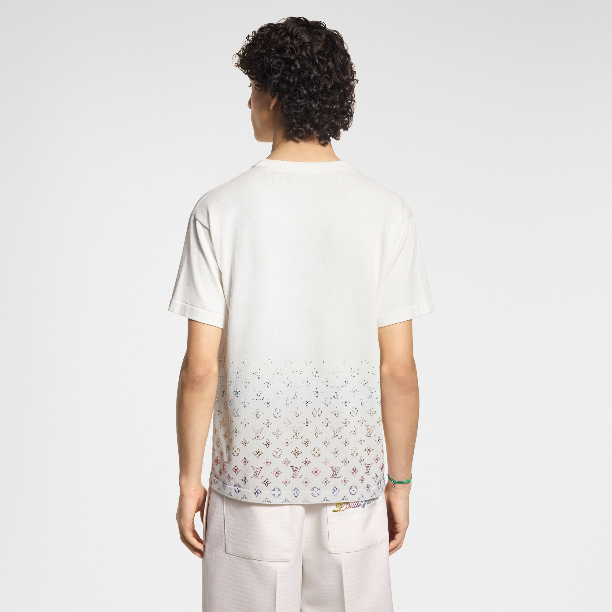 เสื้อคอกลมแขนสั้นตกแต่งลาย Monogram Gradient  in ผู้ชาย