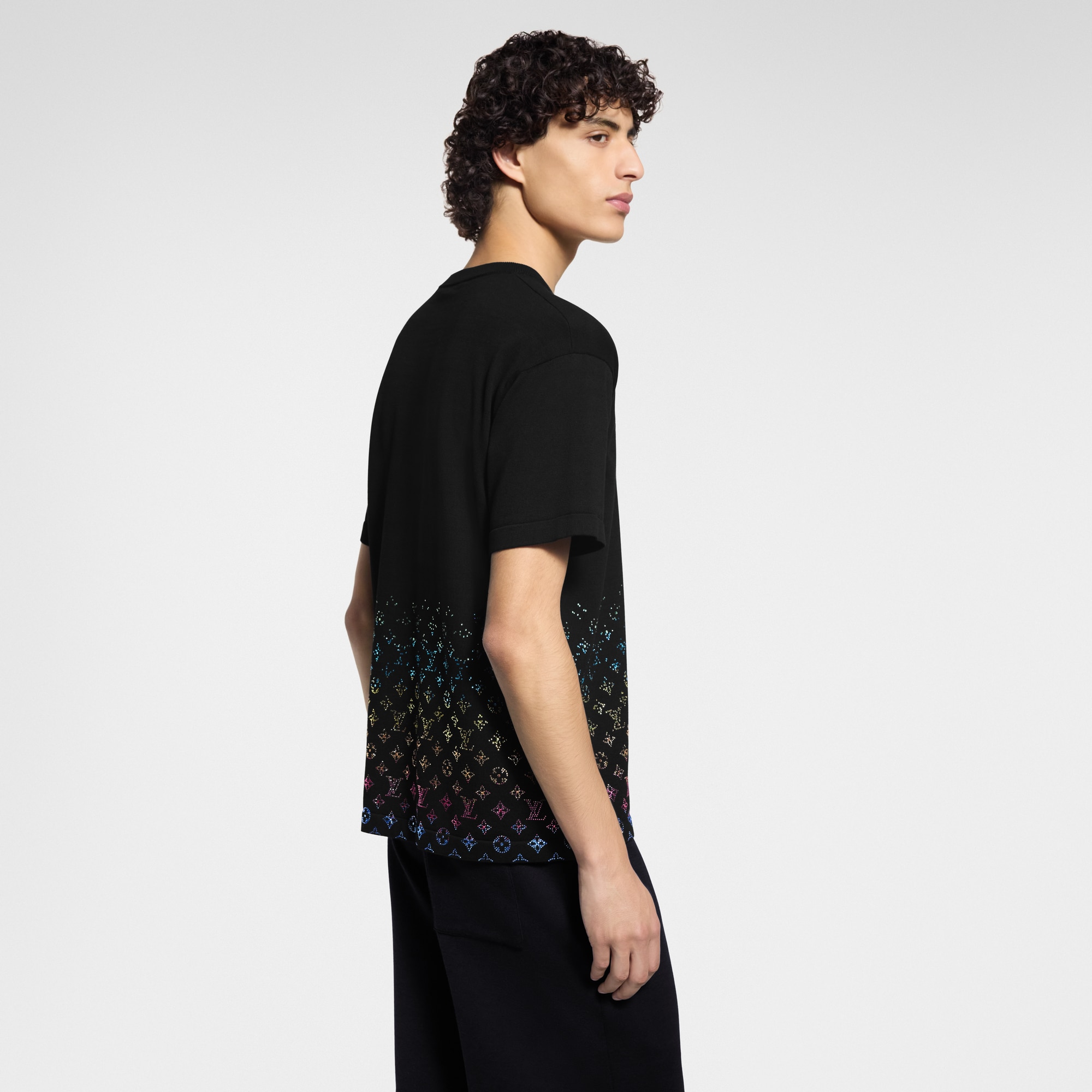 เสื้อคอกลมแขนสั้นตกแต่งลาย Monogram Gradient  in ผู้ชาย