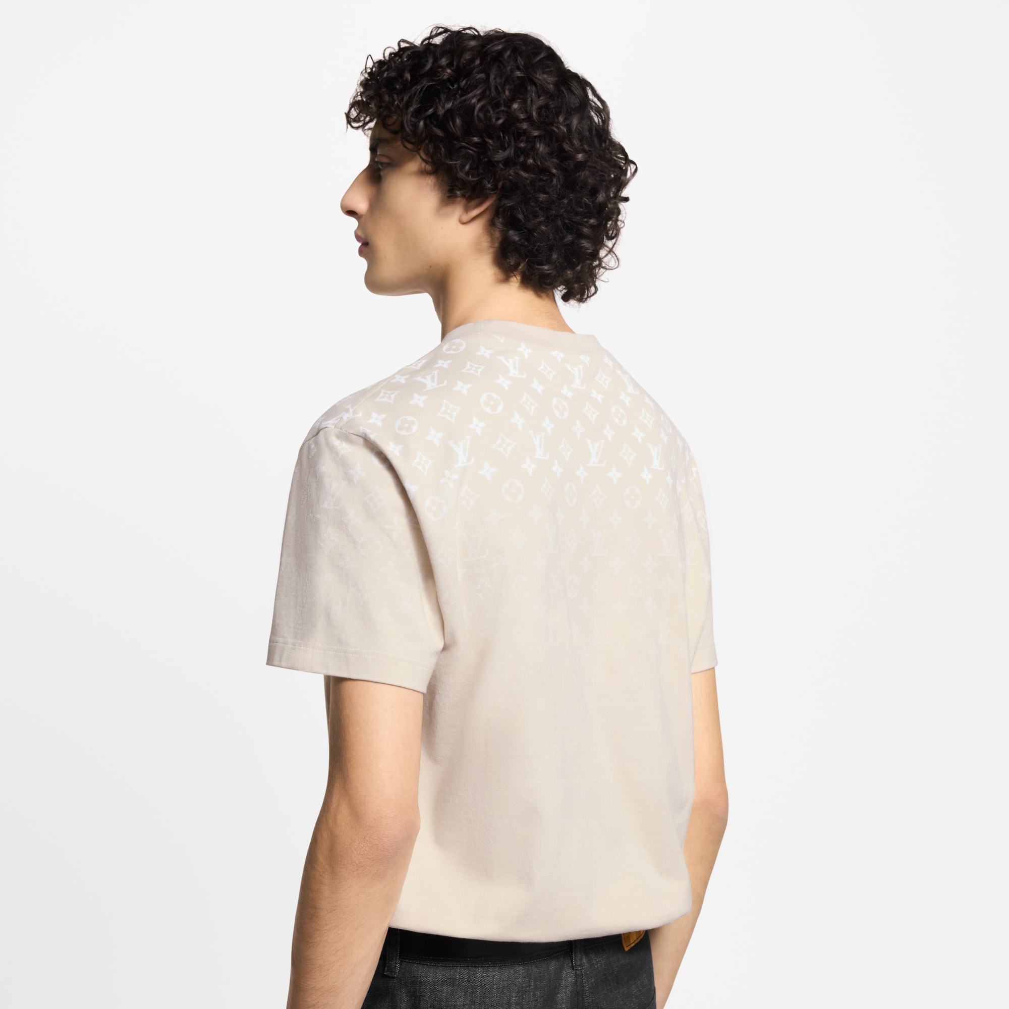 เสื้อยืดลาย Monogram Gradient  in ผู้ชาย