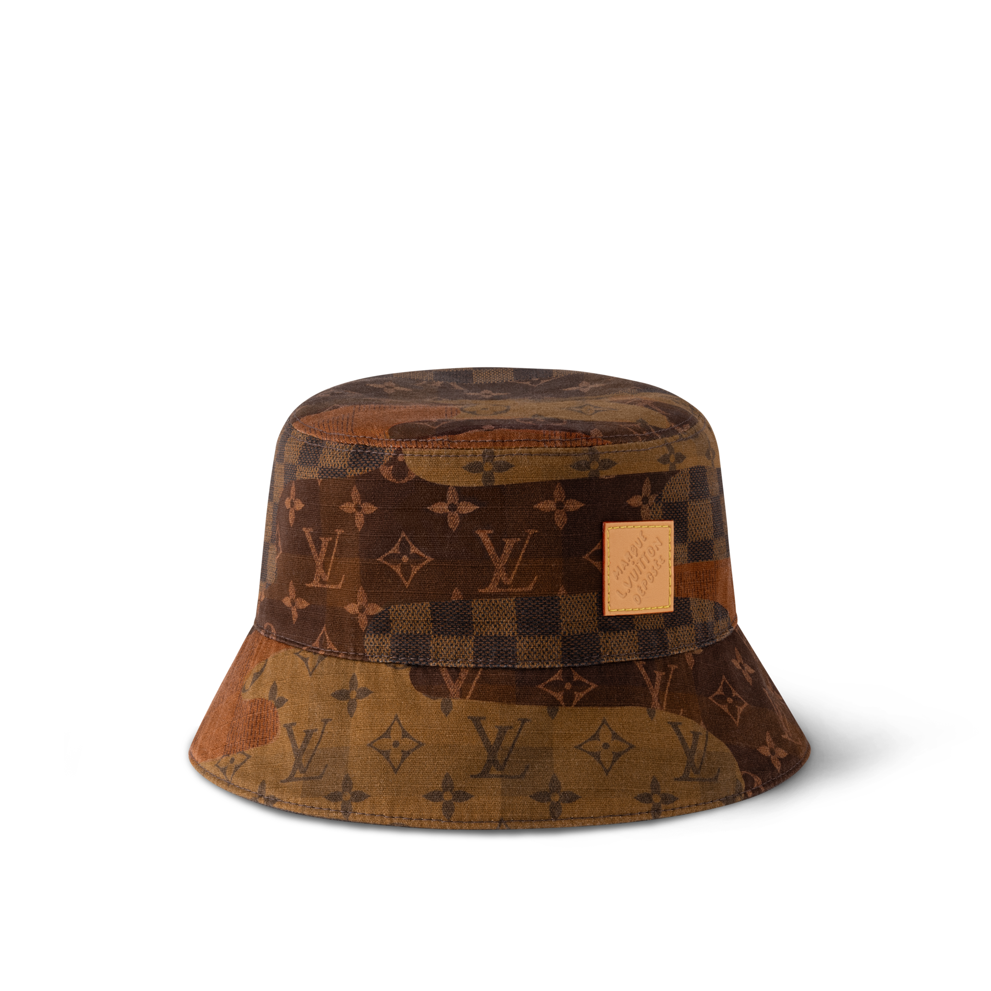 หมวกบัคเก็ตรุ่น Monogram Landscape ใส่ได้ทั้งสองด้าน . in ผู้ชาย