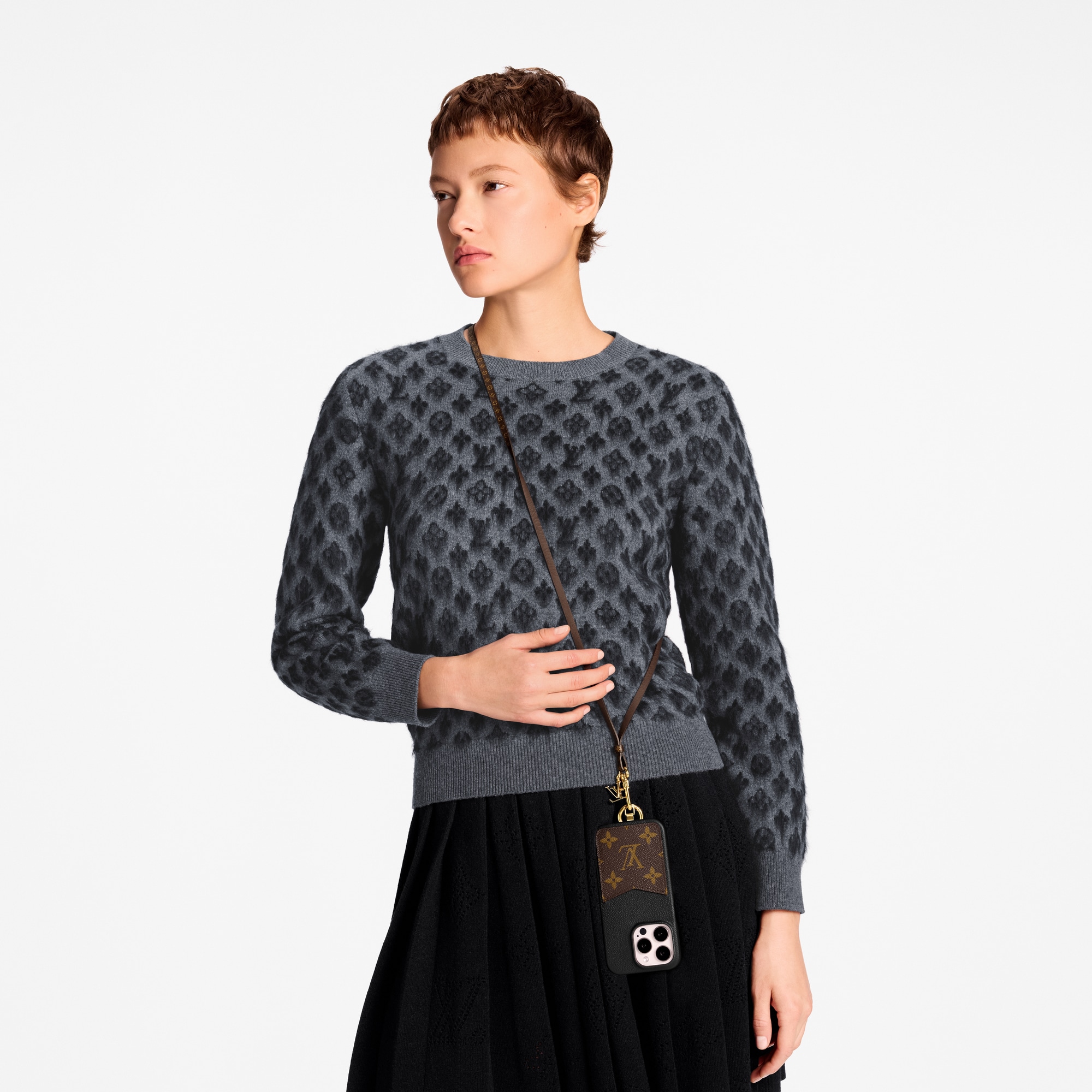 สายคล้องโทรศัพท์รุ่น Monogram . in ผู้หญิง