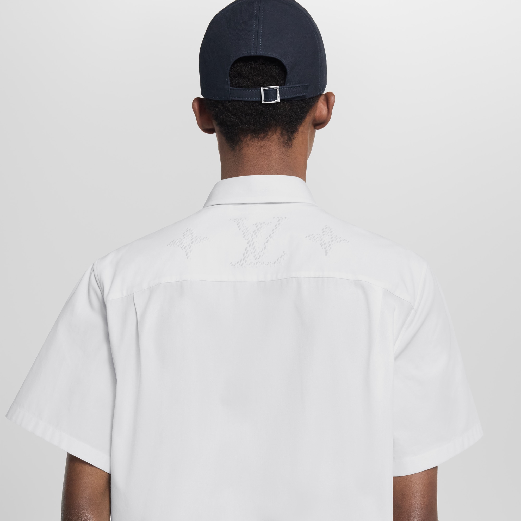 เสื้อเชิ้ตแขนสั้นพิมพ์ลาย Monogram  in ผู้ชาย