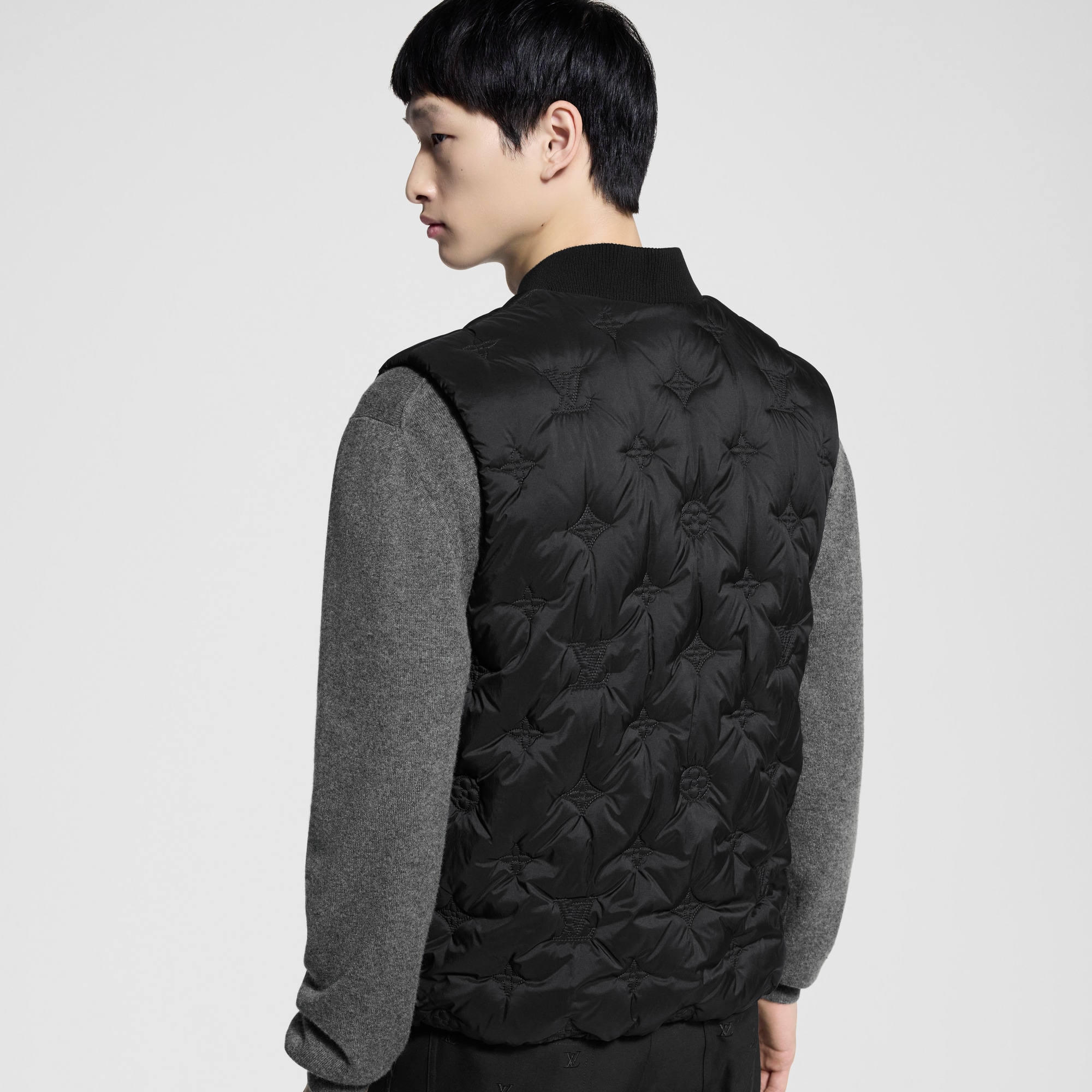 เสื้อกั๊กผ้าไนลอนลาย Monogram แบบควิลต์  in ผู้ชาย