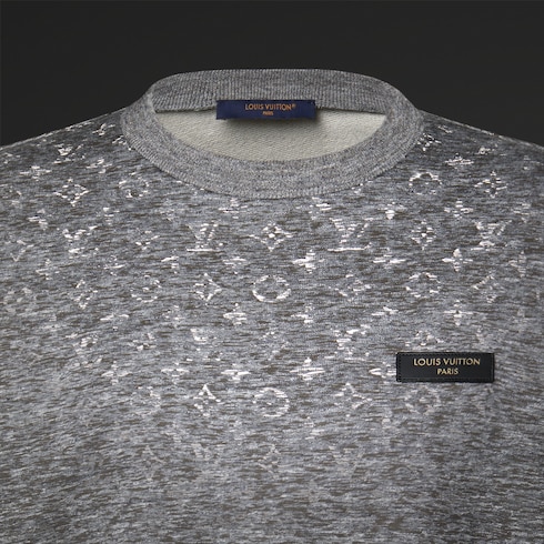 เสื้อสเวตเชิ้ตสะท้อนแสงลาย Monogram in ผู้ชาย's เสื้อผ้า เสื้อสเวตเตอร์สำหรับผู้ชาย collections by Louis Vuitton