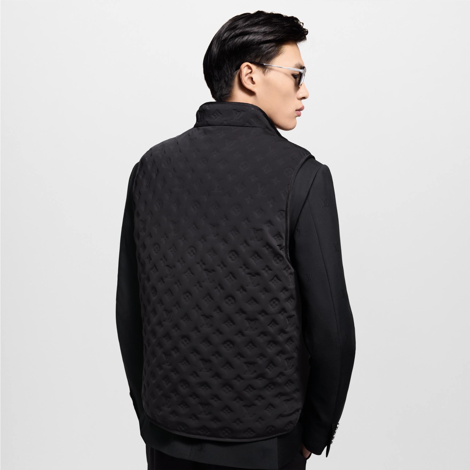 เสื้อกั๊กบุนวมลาย Monogram ใส่ได้ทั้งสองด้าน  in ผู้ชาย