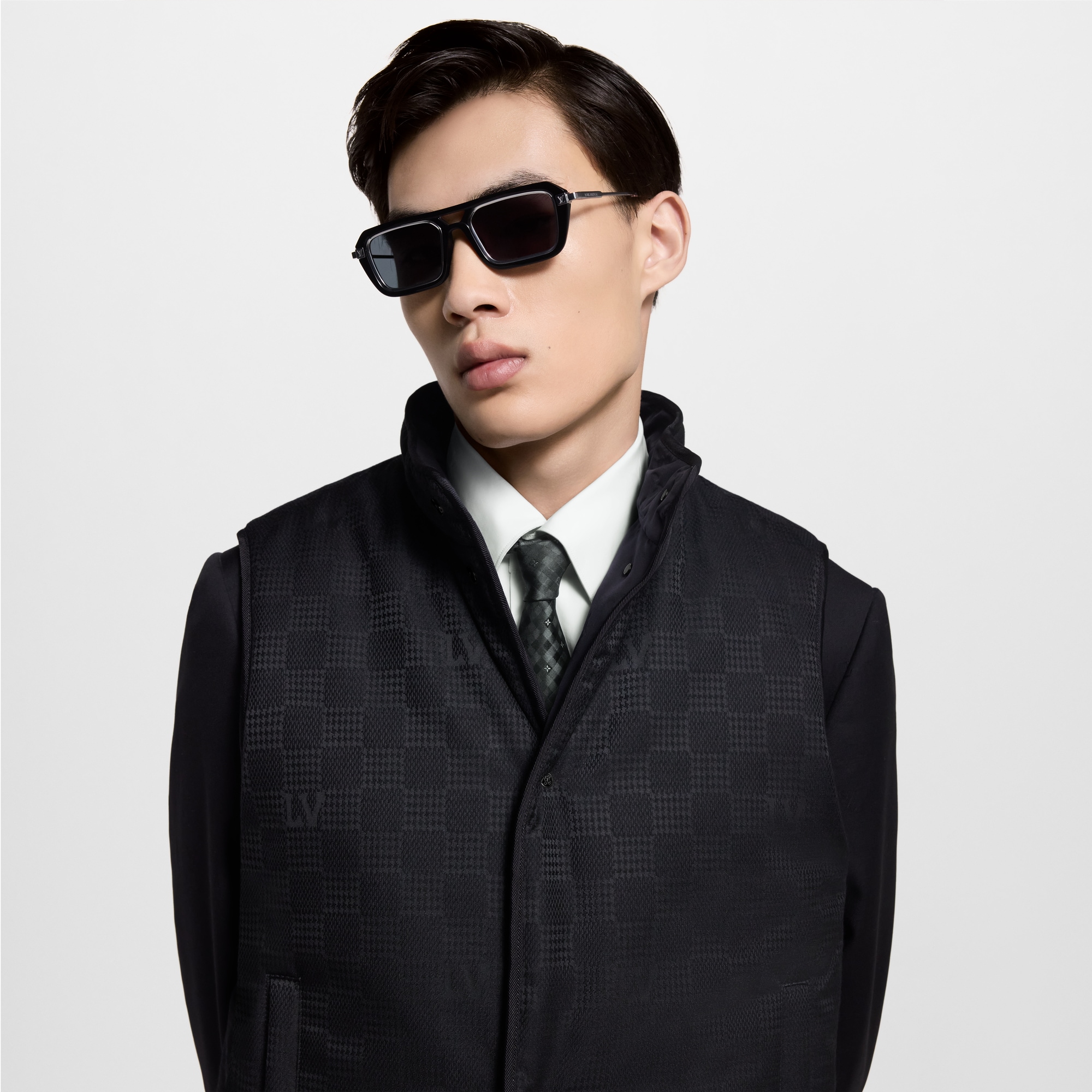 เสื้อกั๊กบุนวมลาย Monogram ใส่ได้ทั้งสองด้าน  in ผู้ชาย