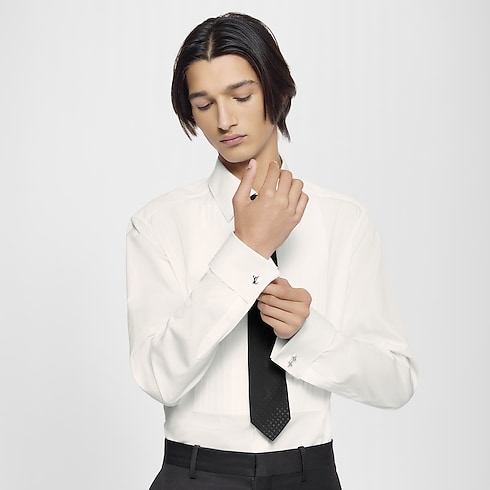 กระดุมข้อมือรุ่น Monogram Row . in ผู้ชาย's แฟชั่นจิวเวลรี่ แฟชั่นจิวเวลรี่ทั้งหมด collections by Louis Vuitton (การย่อ/ขยายผลิตภัณฑ์)