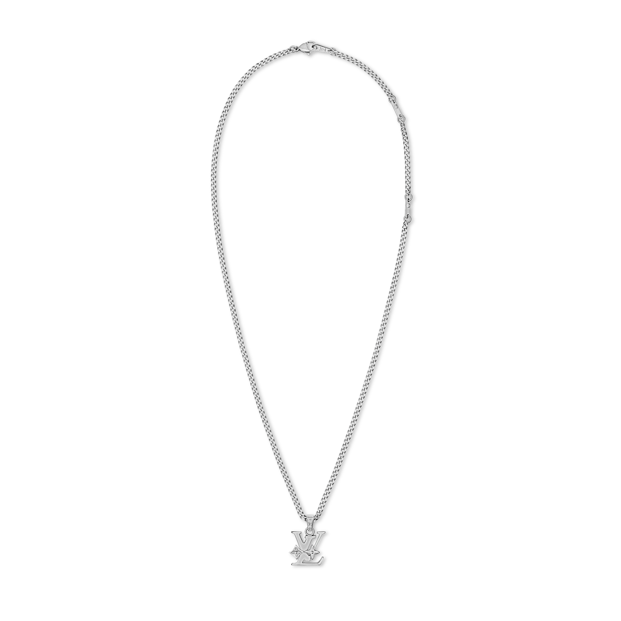 จี้ Monogram Row . in ผู้ชาย