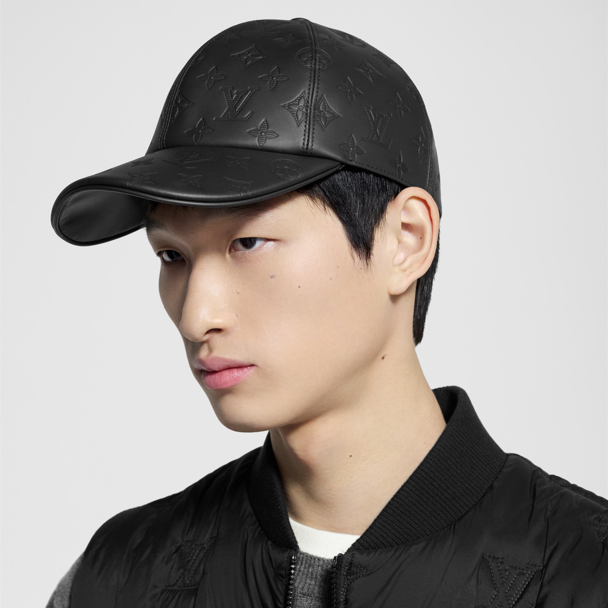 หมวกแก๊ปรุ่น Monogram Shadow . in ผู้ชาย