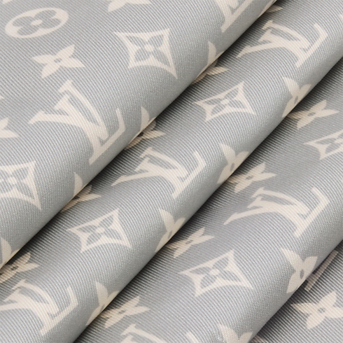 ผ้า Lavalliere ลาย Monogram Silhouette . in ผู้หญิง's แอคเซสเซอรี่ ผ้าโพกหัวสำหรับผู้หญิง collections by Louis Vuitton (การย่อ/ขยายผลิตภัณฑ์)