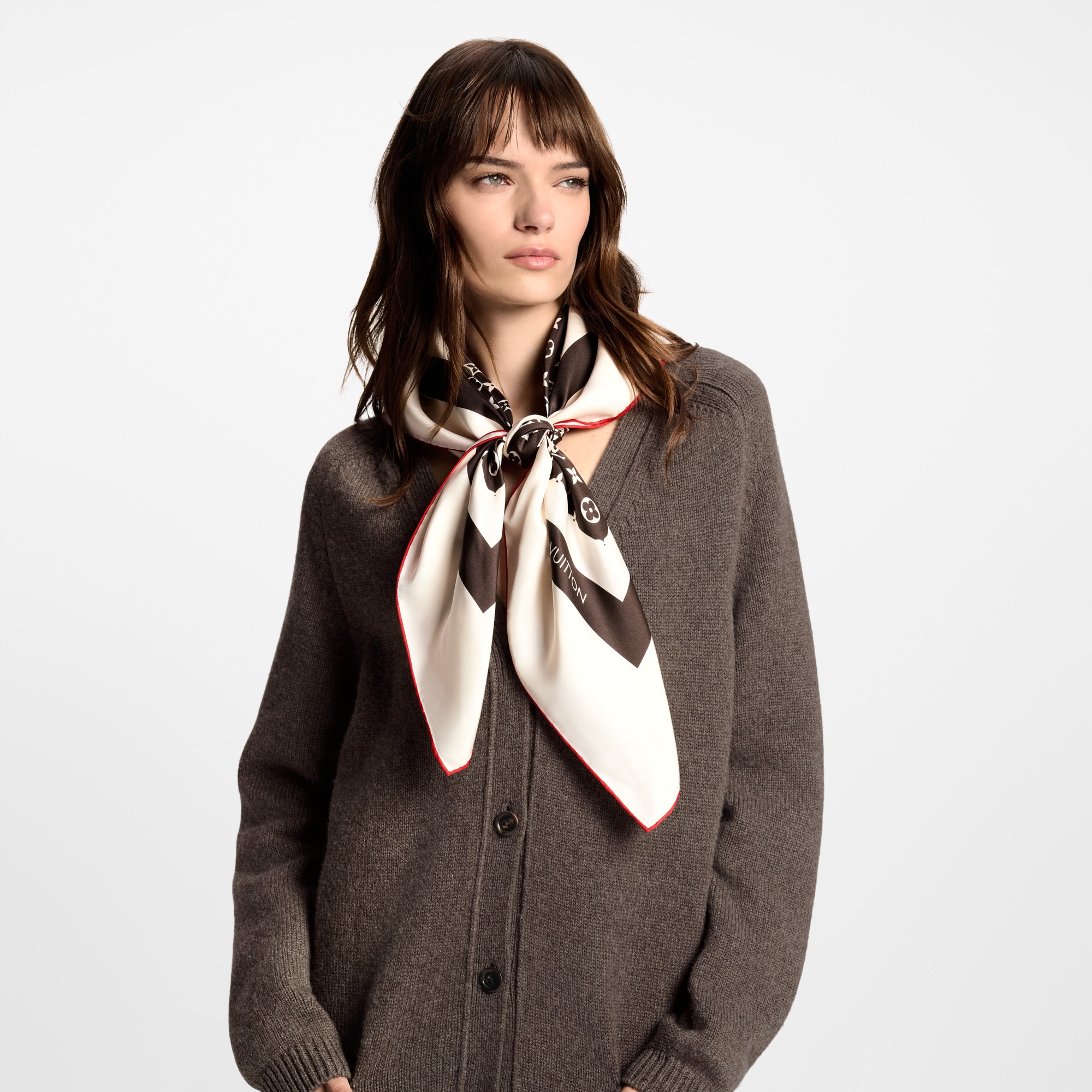 ผ้า Square รุ่น Monogram Silhouette 70 . in ผู้หญิง