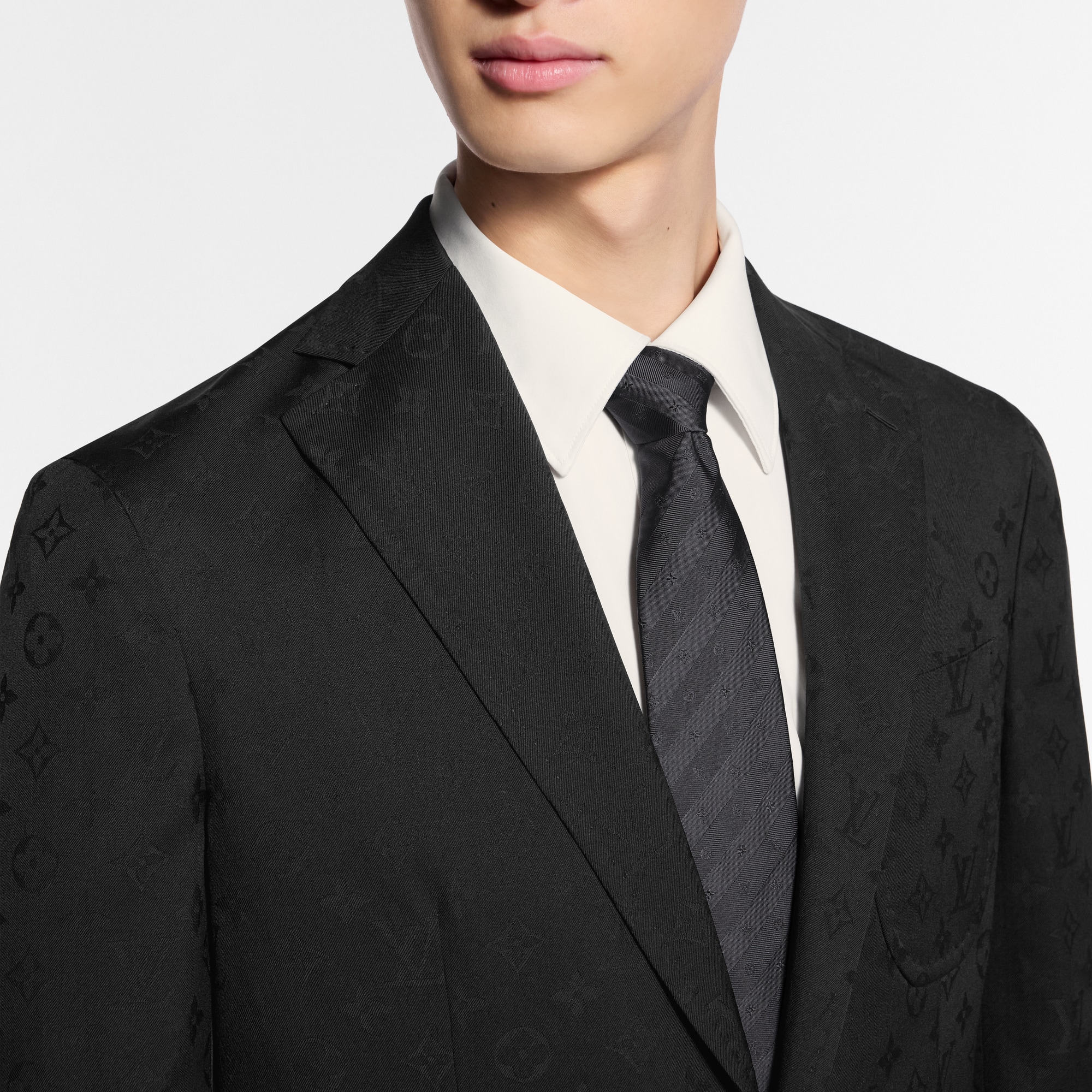 เนคไทรุ่น Monogram Stripy . in ผู้ชาย