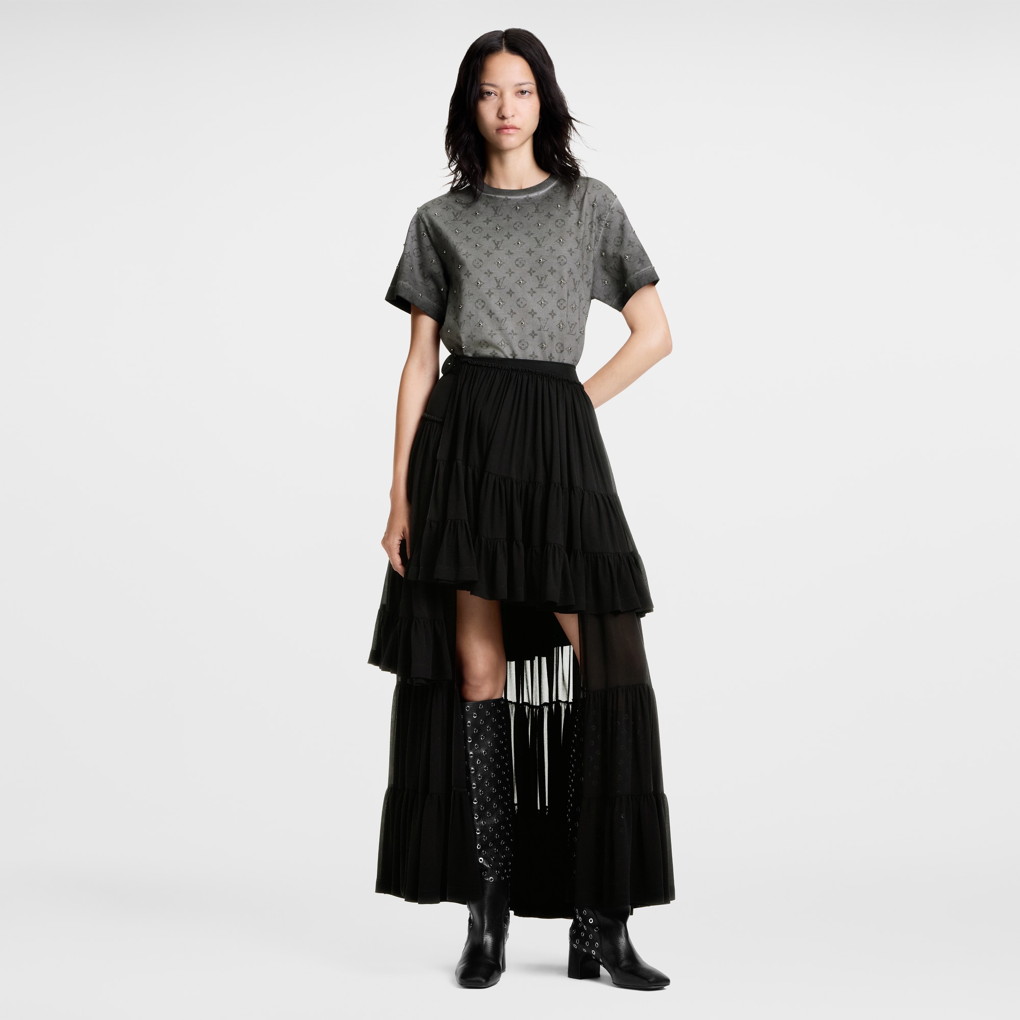 เสื้อยืดแต่งหมุดลาย Monogram  in ผู้หญิง