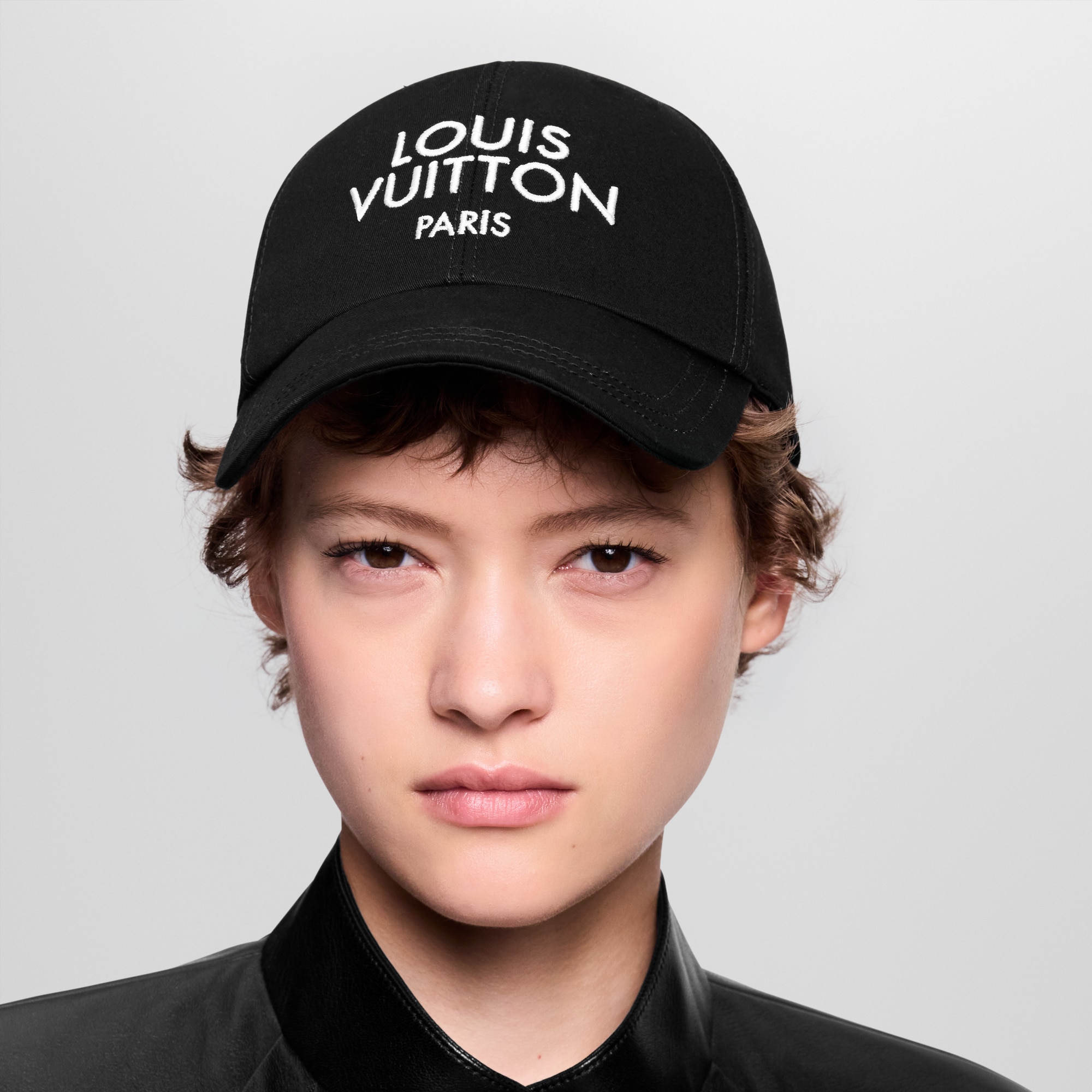 หมวกแก๊ปรุ่น My LV Paris . in ผู้หญิง