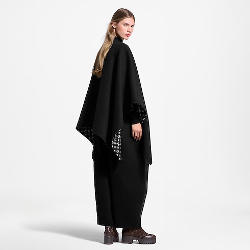 เสื้อเคปรุ่น My Monogram . in ผู้หญิง's แอคเซสเซอรี่ ดูทั้งหมด collections by Louis Vuitton (การย่อ/ขยายผลิตภัณฑ์)
