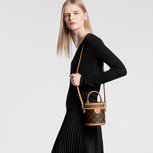 กระเป๋ารุ่น Nano Cannes Monogram in ผู้หญิง's กระเป๋าสตางค์และผลิตภัณฑ์เครื่องหนังขนาดเล็ก กระเป๋าสตางค์สะพายข้างสำหรับผู้หญิง collections by Louis Vuitton (การย่อ/ขยายผลิตภัณฑ์)
