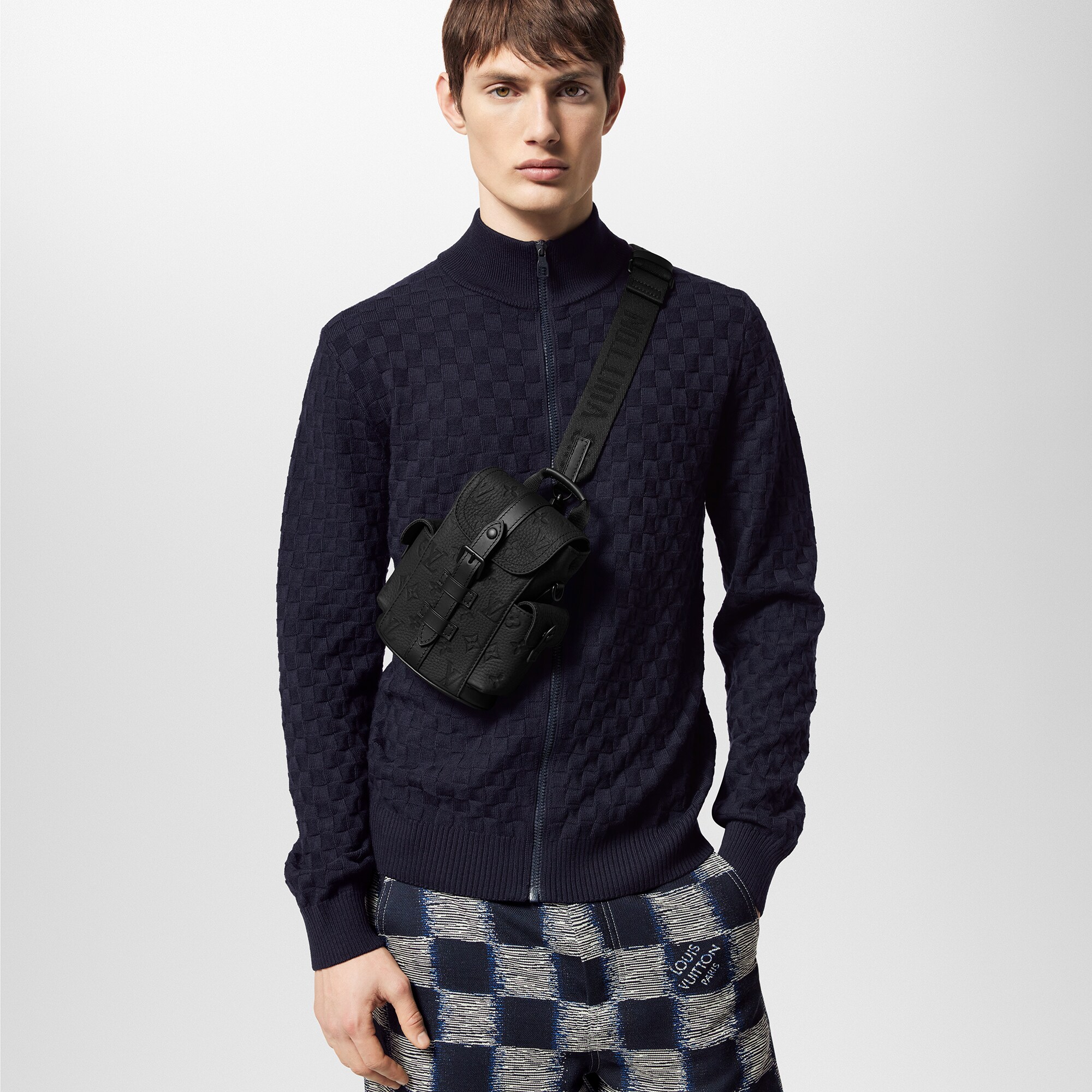 กระเป๋าสะพายหลังรุ่น Nano Christopher หนัง Taurillon ลาย Monogram  in ผู้ชาย