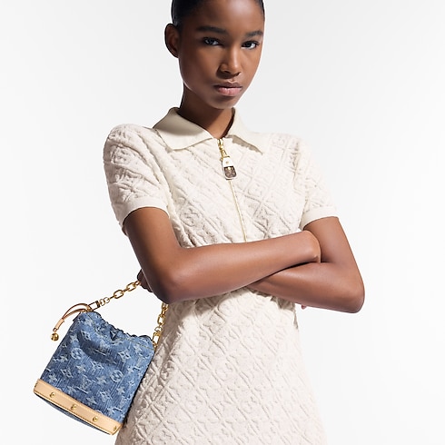 กระเป๋ารุ่น Nano Noé Monogram เดนิม in ผู้หญิง's กระเป๋าสตางค์และผลิตภัณฑ์เครื่องหนังขนาดเล็ก กระเป๋าสตางค์สะพายข้างสำหรับผู้หญิง collections by Louis Vuitton (การย่อ/ขยายผลิตภัณฑ์)