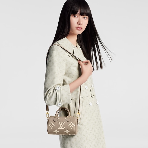 กระเป๋ารุ่น Nano Speedy Monogram Empreinte in ผู้หญิง's กระเป๋าสตางค์และผลิตภัณฑ์เครื่องหนังขนาดเล็ก กระเป๋าสตางค์สำหรับผู้หญิง collections by Louis Vuitton (การย่อ/ขยายผลิตภัณฑ์)