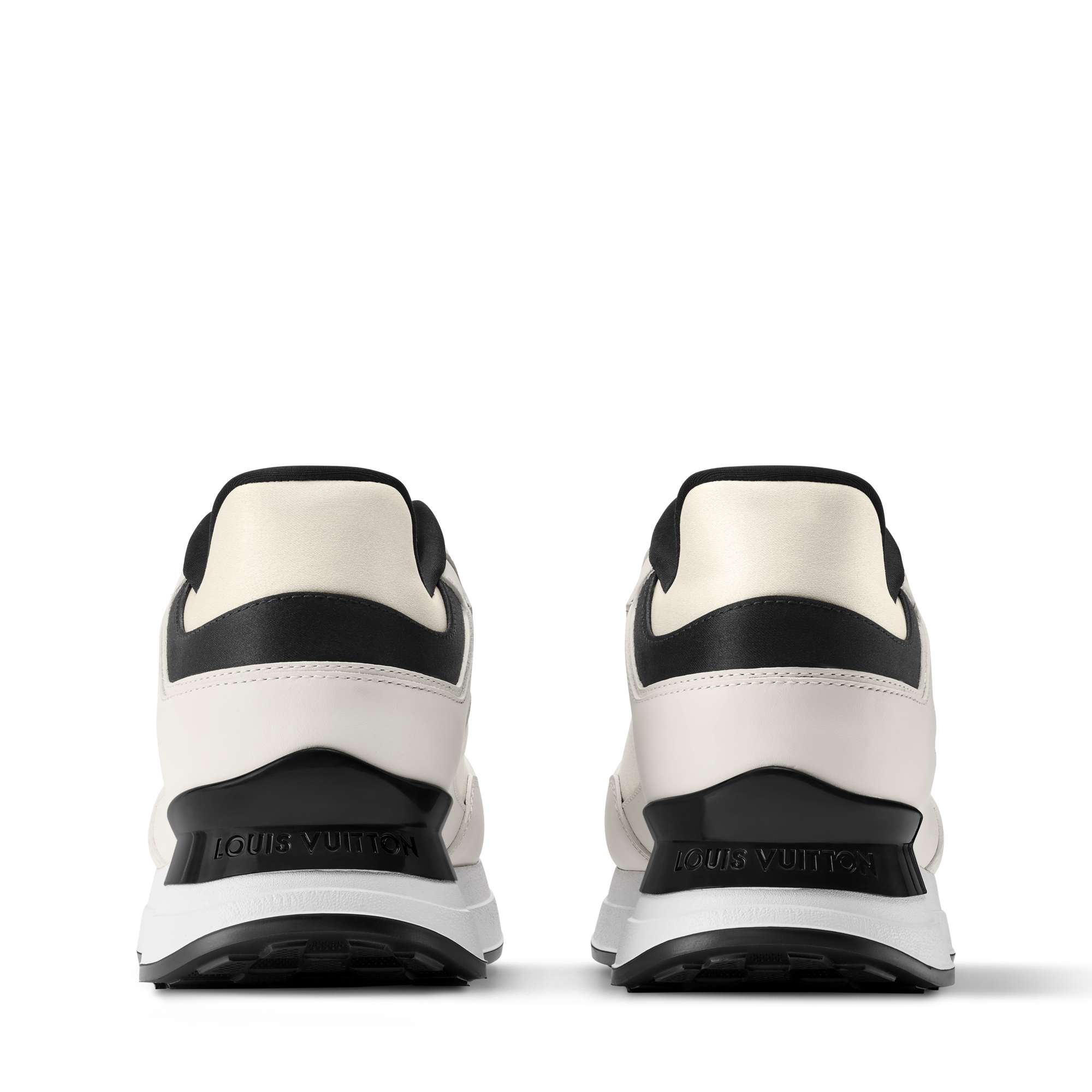 รองเท้าผ้าใบรุ่น Neo Run Away  in ผู้หญิง