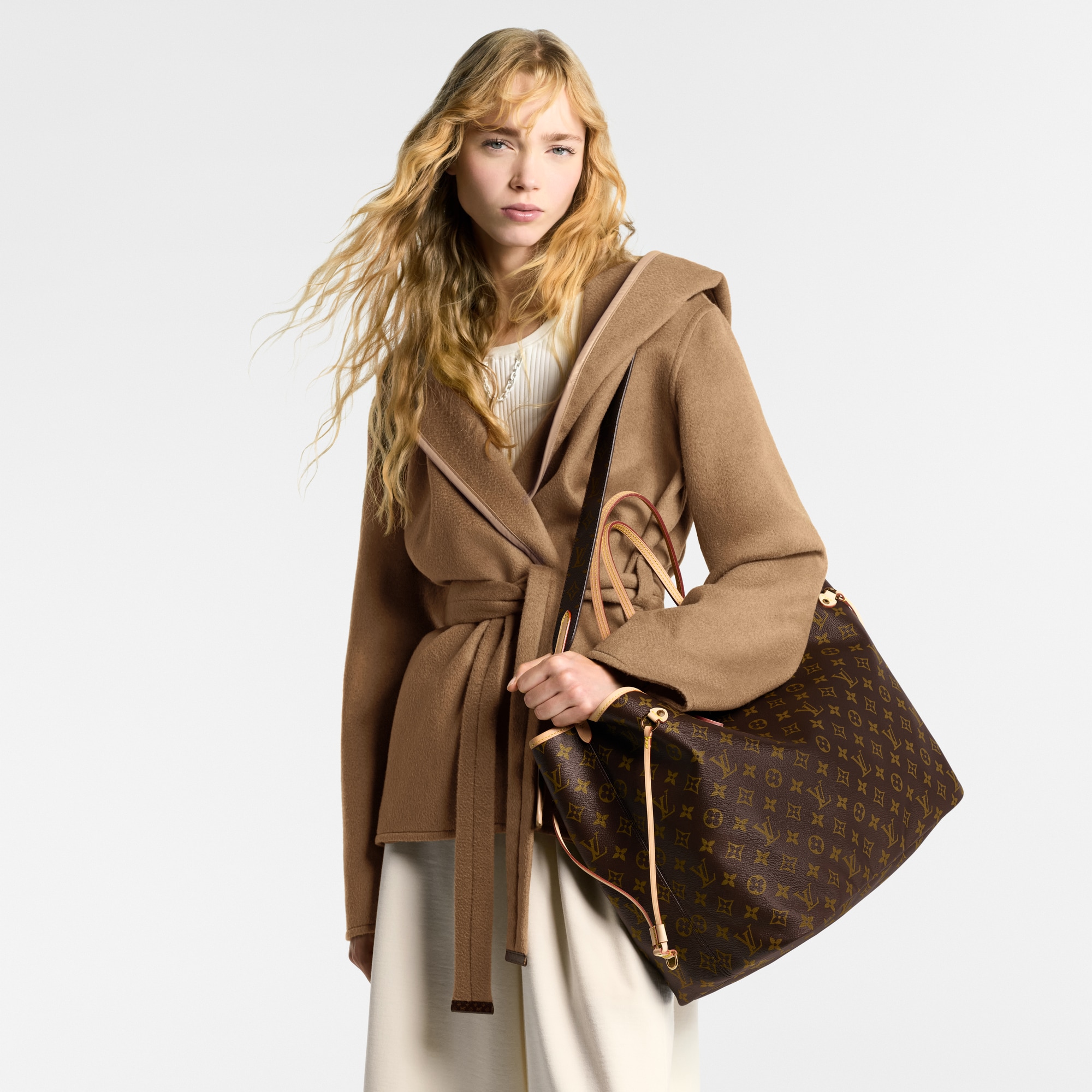 กระเป๋ารุ่น Neverfull Bandoulière Inside Out GM Monogram in กระเป๋าและผลิตภัณฑ์เครื่องหนังขนาดเล็ก