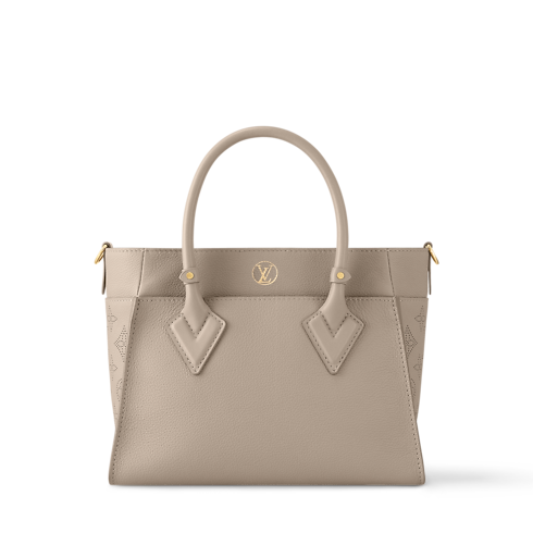 กระเป๋ารุ่น On My Side PM High End ประเภทอื่น in ผู้หญิง's กระเป๋าถือ กระเป๋าถือสำหรับผู้หญิง collections by Louis Vuitton (การย่อ/ขยายผลิตภัณฑ์)