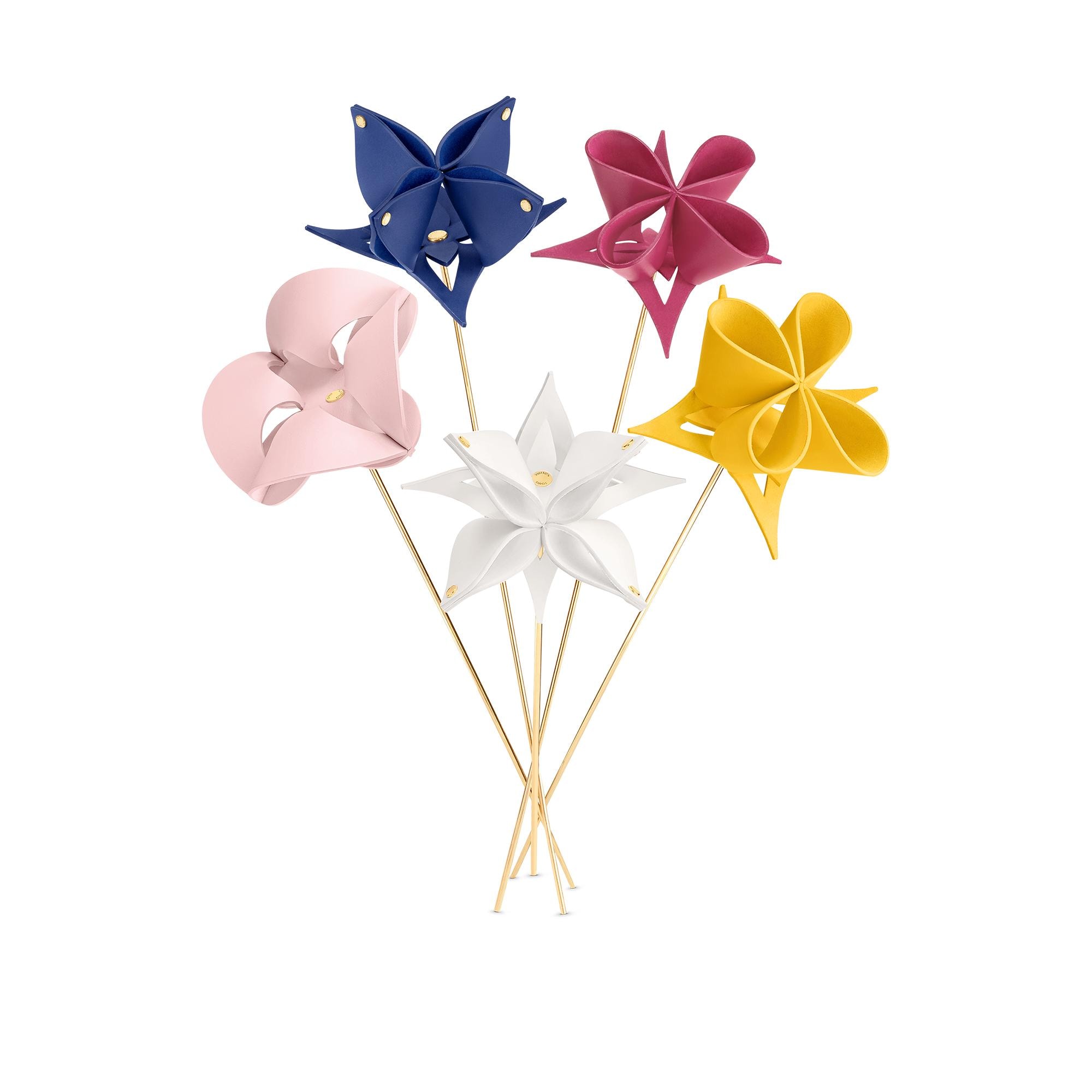 Origami Flowers by Atelier Oï  in ทรังก์ การเดินทาง และ บ้าน