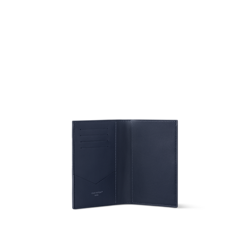 ปกหนังสือเดินทาง หนัง Monogram Shadow in ผู้ชาย's การเดินทางและท่องเที่ยว กระเป๋าเสริมเดินทางสำหรับผู้ชาย collections by Louis Vuitton (การย่อ/ขยายผลิตภัณฑ์)