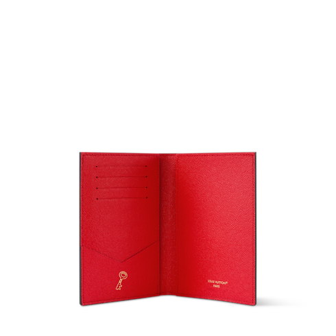 Passport Cover Monogram แคนวาสประเภทอื่น in ผู้หญิง's กระเป๋าสตางค์และผลิตภัณฑ์เครื่องหนังขนาดเล็ก กระเป๋าใส่บัตรและพวงกุญแจสำหรับผู้หญิง collections by Louis Vuitton (การย่อ/ขยายผลิตภัณฑ์)