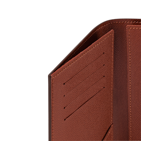 ปกหนังสือเดินทาง Monogram แคนวาส in ผู้หญิง's กระเป๋าสตางค์และผลิตภัณฑ์เครื่องหนังขนาดเล็ก กระเป๋าสตางค์สำหรับผู้หญิง collections by Louis Vuitton (การย่อ/ขยายผลิตภัณฑ์)