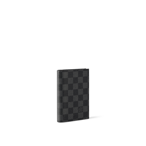 ปกหนังสือเดินทาง Damier Graphite แคนวาส in ผู้ชาย's กระเป๋าสตางค์และผลิตภัณฑ์เครื่องหนังขนาดเล็ก กระเป๋าสตางค์สำหรับผู้ชาย collections by Louis Vuitton (การย่อ/ขยายผลิตภัณฑ์)