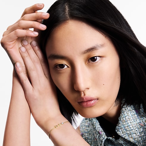 สร้อยข้อมือ Petit Louis . in ผู้หญิง's แฟชั่นจิวเวลรี่ เครื่องประดับสำหรับผู้หญิง collections by Louis Vuitton (การย่อ/ขยายผลิตภัณฑ์)